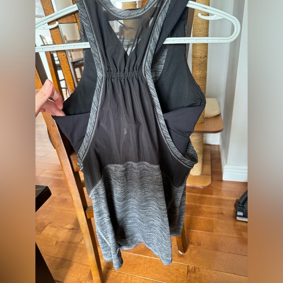 Lululemon Size 6 - Picture 2 of 2
